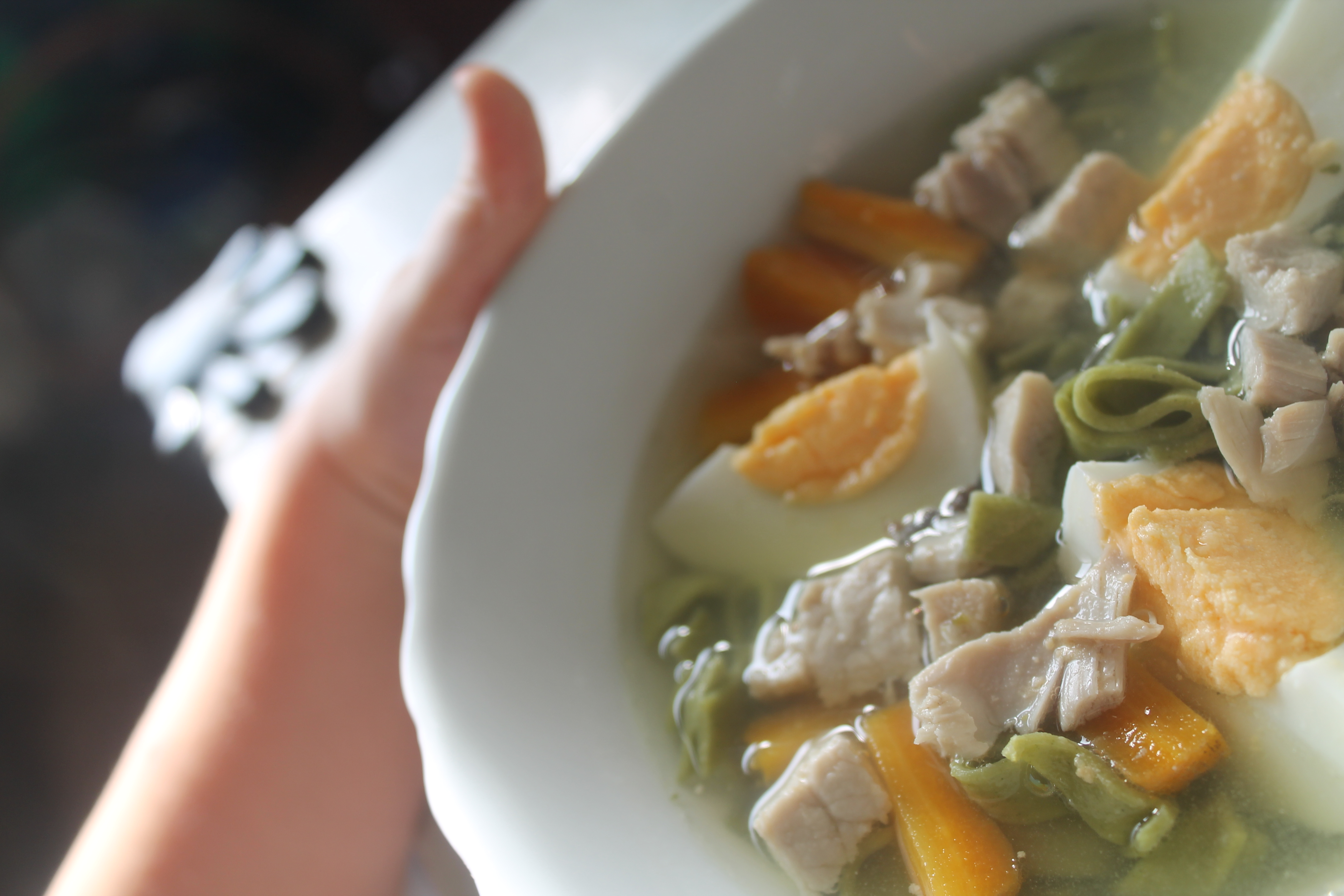 ’Zielona’ zupa nie-krem, niby z groszkiem, ale bez groszku ;)