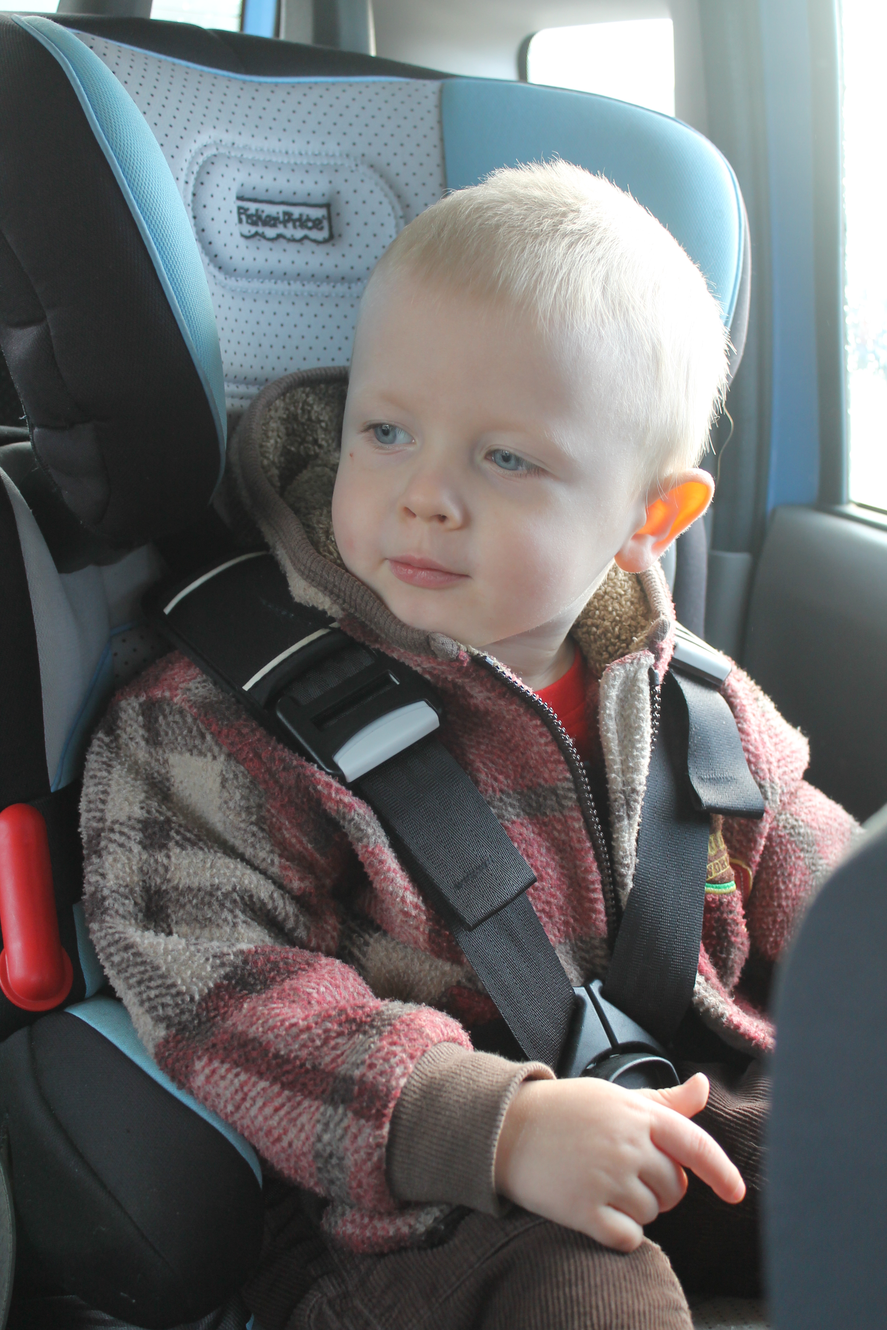 Kocham zapinam – bezpieczeństwo podczas jazdy samochodem z dzieckiem